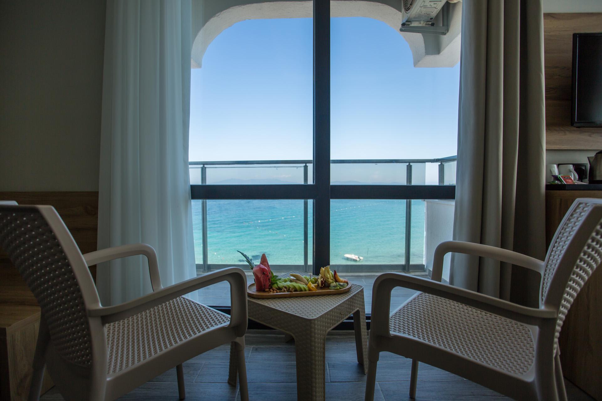 Marti Prime Beach Hotel Kuşadası Ngoại thất bức ảnh